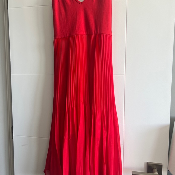 Aritzia WILFRED Daphnee RED Pleated Midi Dress XS, ballet style - Picture 7 of 8